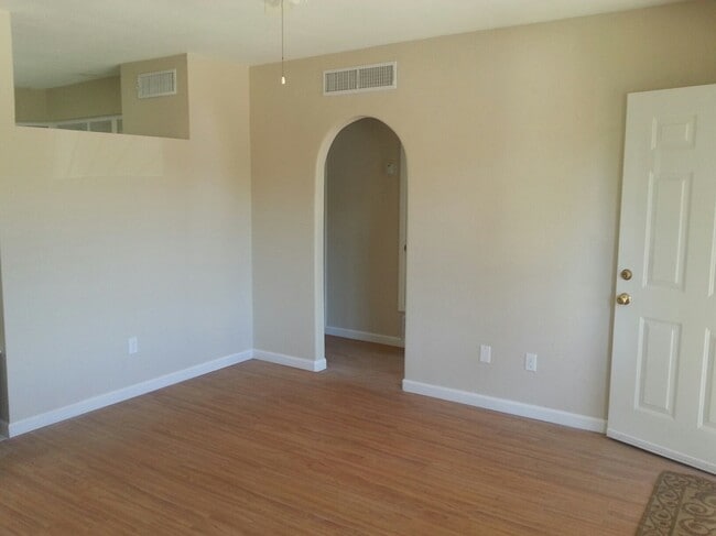 3646 E Blacklidge Dr, Unit Midtown in Tucson, AZ - Foto de edificio - Building Photo