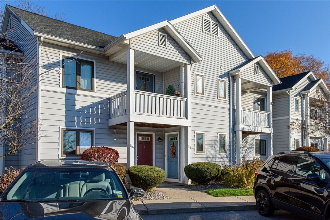 306 S Fitzhugh St in Rochester, NY - Building Photo