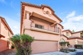 8307 Amtrak Express Ave in Las Vegas, NV - Foto de edificio - Building Photo