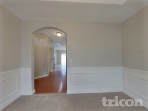 825 Old Forester Ln in Charlotte, NC - Foto de edificio - Building Photo