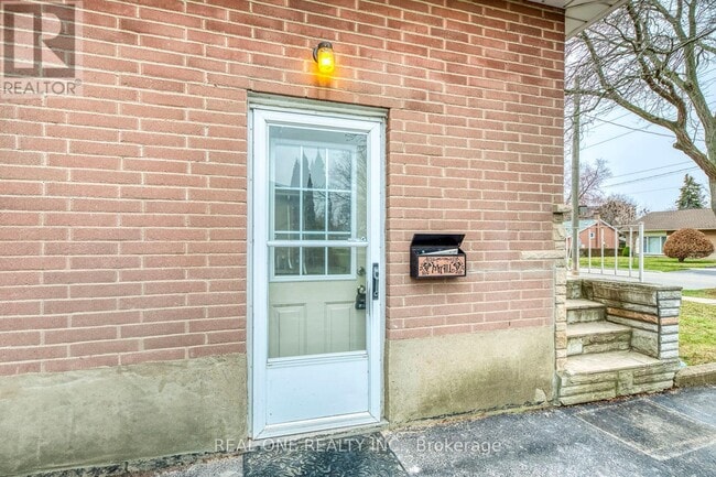 173 Hampton Heath Rd in Burlington, ON - Building Photo - Building Photo