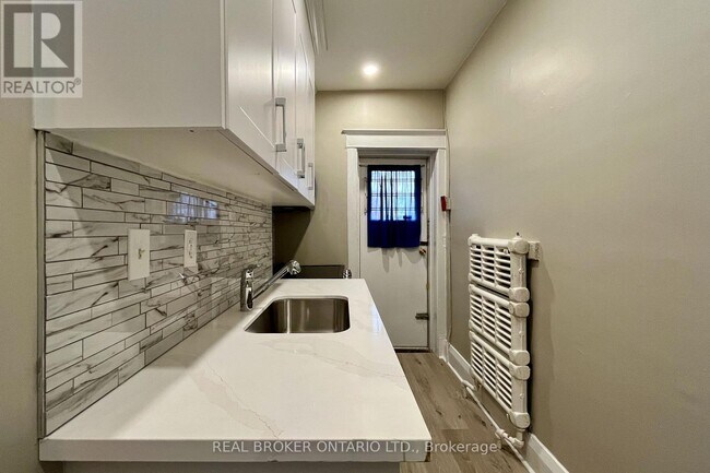 775 Woodbine Ave in Toronto, ON - Building Photo - Building Photo