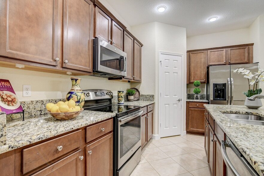 10366 Wellington Parc Dr in Wellington, FL - Building Photo