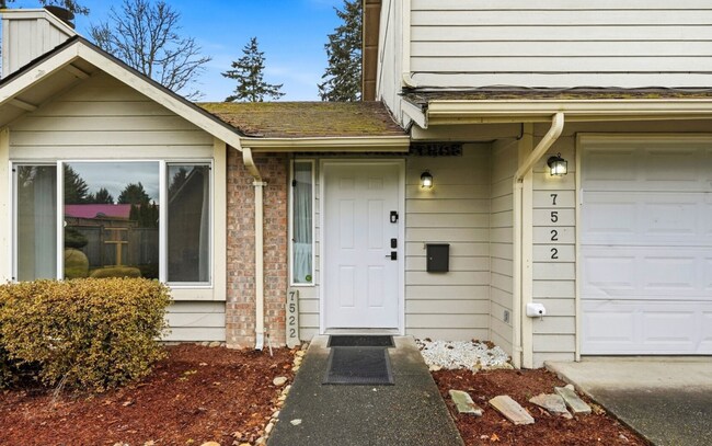 7522 64th Ave W, Unit 7522 in Lakewood, WA - Foto de edificio - Building Photo