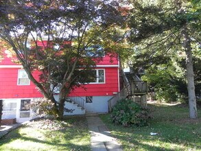 32 Deerfield St-Unit -2 in Norwalk, CT - Building Photo - Building Photo