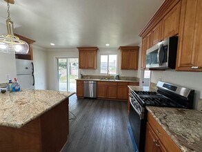 2045 S Janette Ln in Anaheim, CA - Building Photo - Building Photo