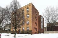 Clinton Apartment Building in Cleveland, OH - Foto de edificio - Building Photo