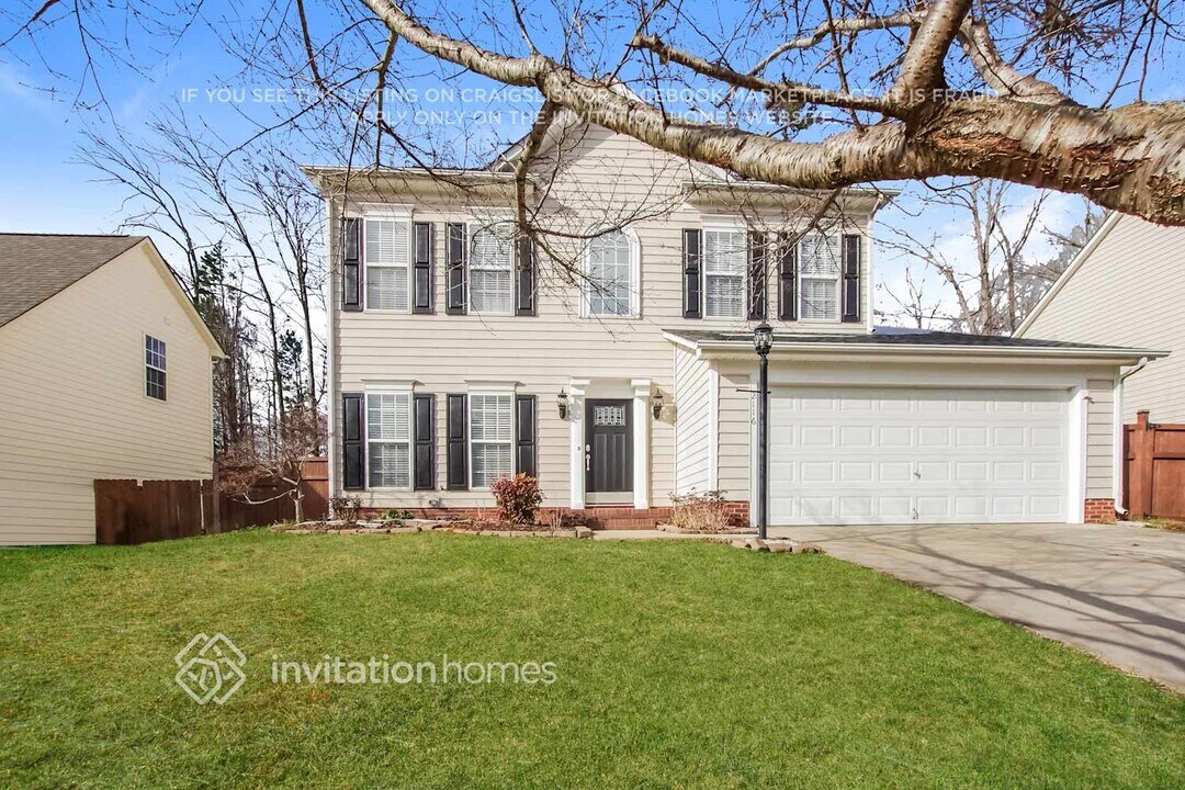 2116 Pineapple Ct in Matthews, NC - Building Photo
