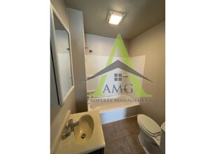 2410 Indianapolis Ave in Indianapolis, IN - Building Photo - Building Photo