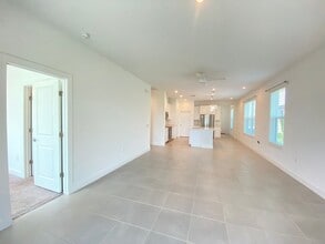 2182 Palm Tree Dr in Poinciana, FL - Building Photo - Building Photo