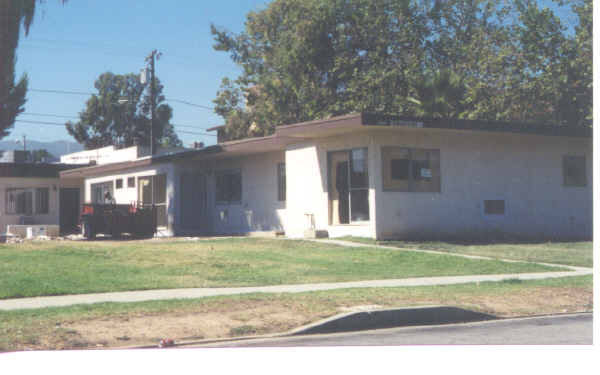 976-986 W 5th St in Corona, CA - Building Photo - Building Photo