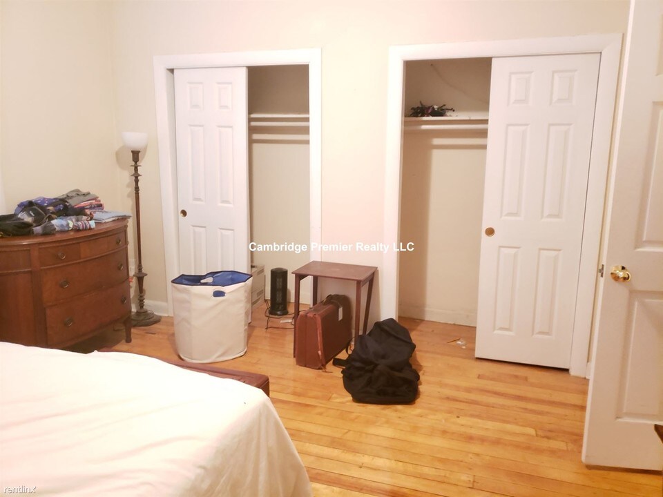 281 Harvard St-Unit -# 281 in Cambridge, MA - Building Photo