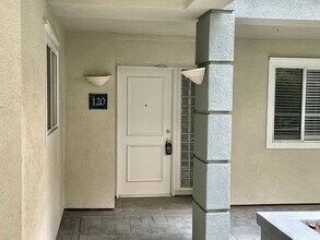 2253 Martin in Irvine, CA - Building Photo - Building Photo
