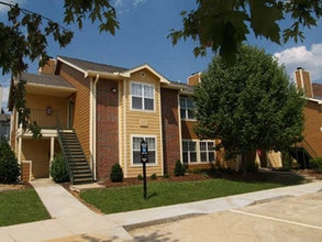 Central on the Green Apartment Homes in Raleigh, NC - Building Photo - Building Photo