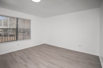 1410 S Elizabeth Ave, Unit 504 in Kirbyville, TX - Building Photo - Building Photo