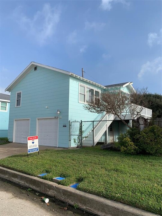 2514 41st St in Galveston, TX - Building Photo