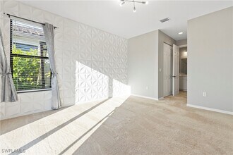 8976 Madrid Cir in Naples, FL - Building Photo - Building Photo