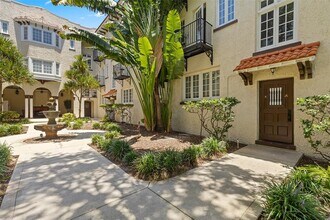 2117 W Dekle Ave in Tampa, FL - Building Photo - Building Photo