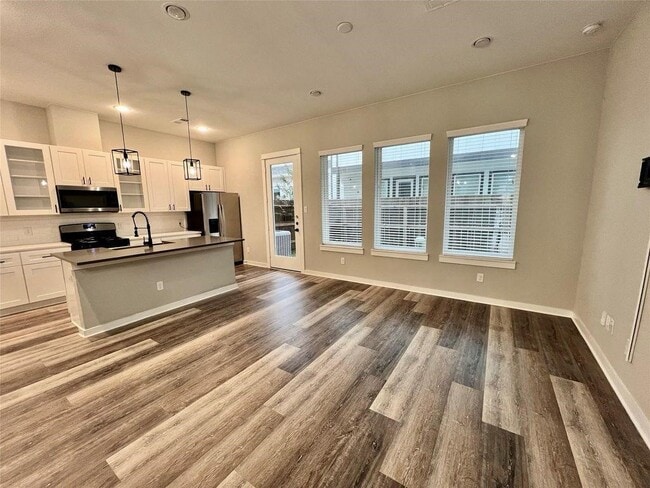 6712 Parker Oaks Ln
