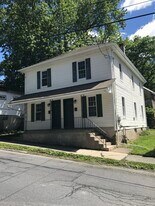 402 N 8th St in Stroudsburg, PA - Building Photo