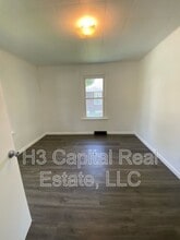 562 Wilson Ave in Wood River, IL - Building Photo - Building Photo