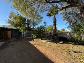 2555 E Fort Lowell Rd in Tucson, AZ - Building Photo - Building Photo