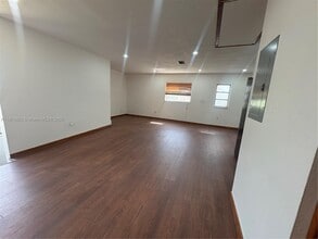 3291 SW 25th St in Miami, FL - Building Photo - Building Photo