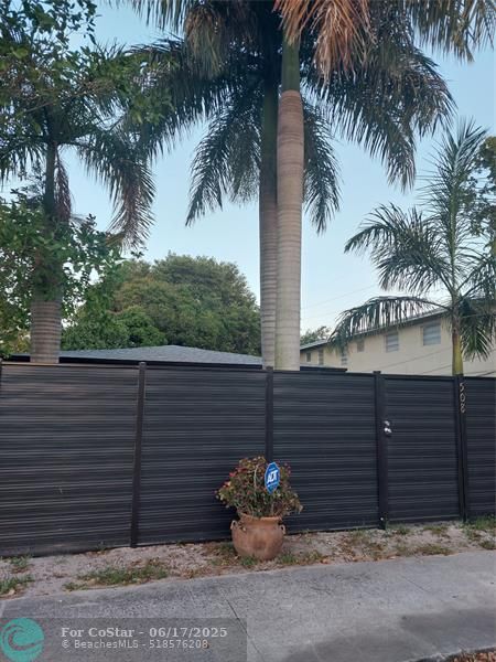 property at 508 NW 8th Ave