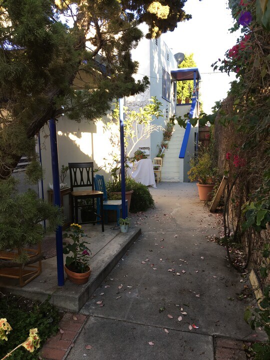 1042 Pearl St, Unit B in Santa Monica, CA - Foto de edificio