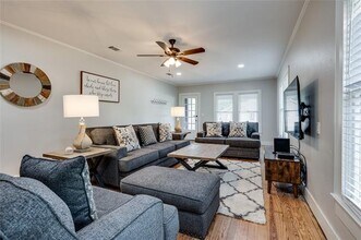 625 Jefferson St in Pittsburg, TX - Building Photo - Building Photo