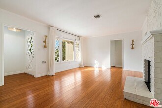 574 N Almar Ave in Los Angeles, CA - Building Photo - Building Photo