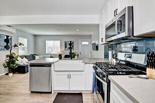 6840 Tower St in La Mesa, CA - Building Photo