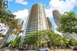 80 Absolute Ave in Mississauga, ON - Building Photo
