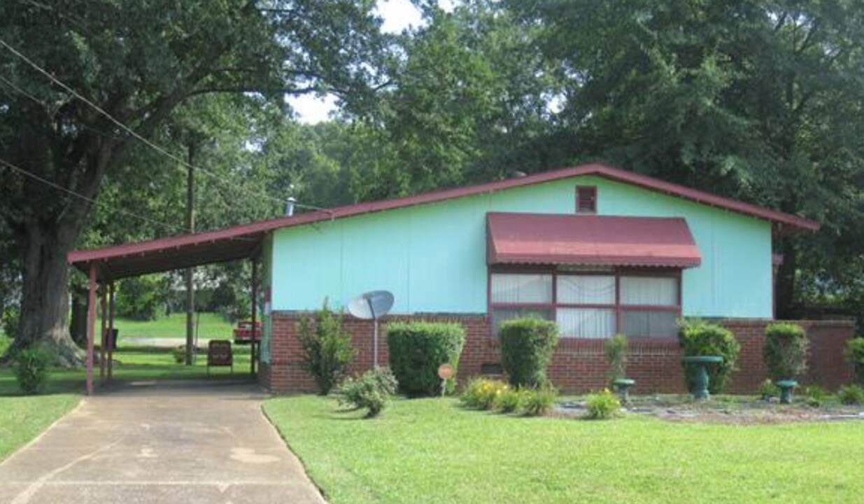 1605 W 21st St in Anniston, AL - Building Photo