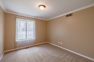 Kings Forest Apartments in Riverview, MI - Building Photo - Interior Photo