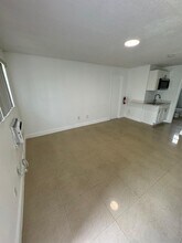 512 SW 2nd St in Hallandale Beach, FL - Building Photo - Building Photo