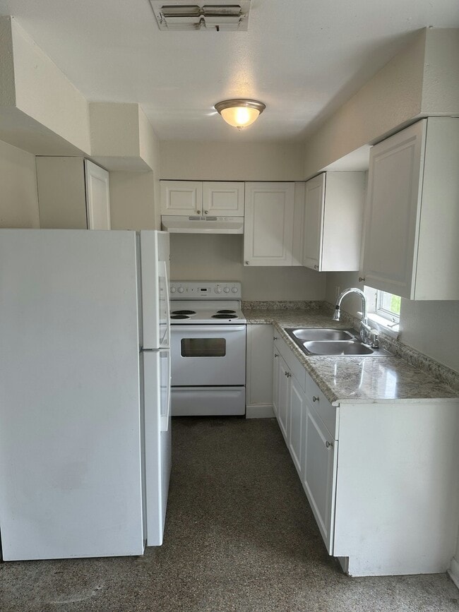 2829 N Martha Ave in Lakeland, FL - Building Photo - Building Photo