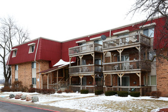 Linden Woods in Aurora, IL - Building Photo - Building Photo