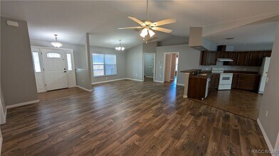 1243 S Rock Crusher Rd in Homosassa, FL - Foto de edificio - Building Photo