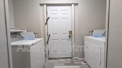 469 Delaware Ave in Albany, NY - Building Photo - Building Photo