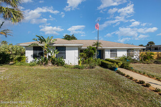 1905 Redwood Ave in Melbourne Beach, FL - Foto de edificio - Building Photo