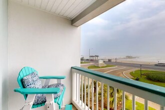 6102 Seawall Blvd, Unit 253 in Galveston, TX - Building Photo - Building Photo