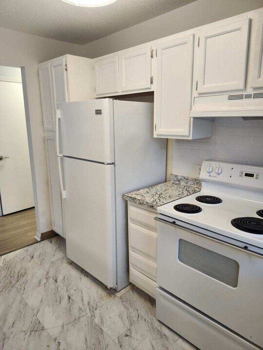 18 Harriet Tubman Ct in Hartford, CT - Building Photo