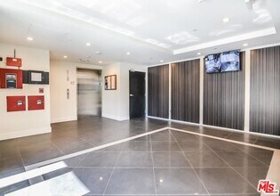 1046 Serrano Ave in Los Angeles, CA - Building Photo - Building Photo