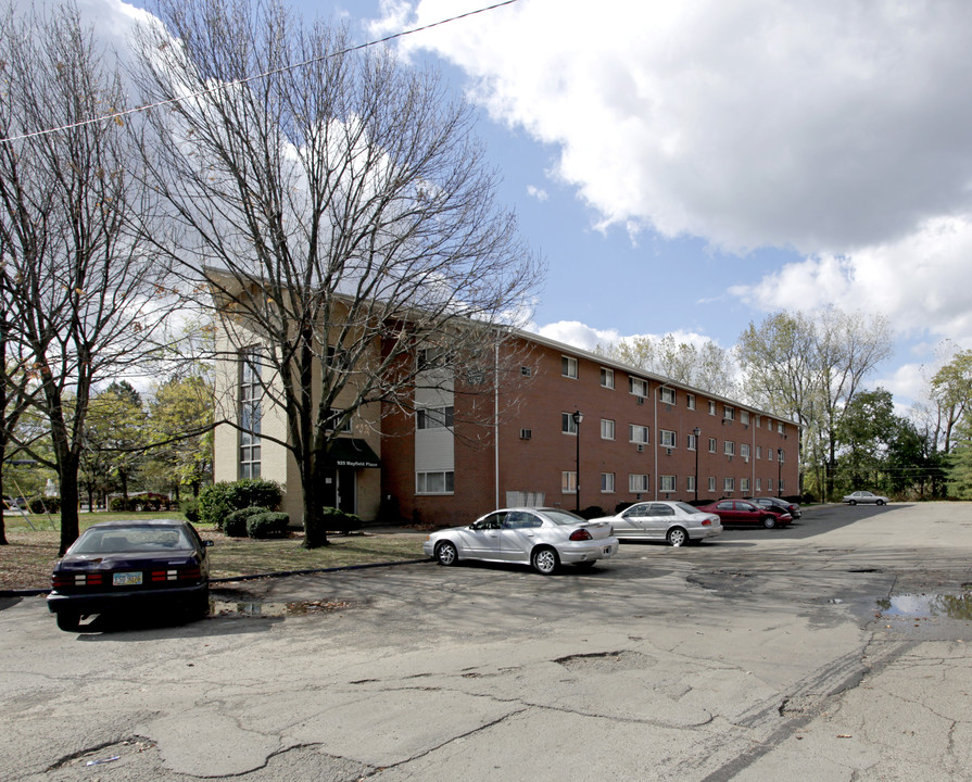 Coves at Columbus on Mayfield Place in Bexley, OH - Foto de edificio