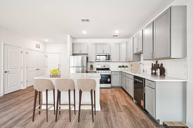 Laurel Green Apartments in Mount Laurel, NJ - Foto de edificio - Building Photo