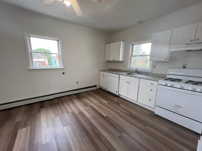 4703 Maripoe St, Unit #3 in Pittsburgh, PA - Building Photo - Building Photo