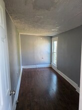 306 1/2 Dakota Ave in Columbus, OH - Building Photo - Building Photo