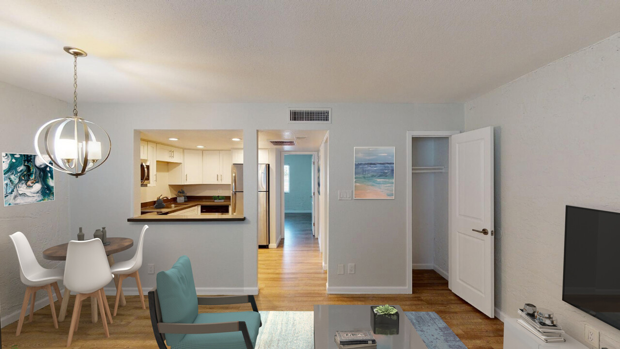 M Square Apartments in Phoenix, AZ - Building Photo