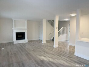 40 Montoya Dr in Branford, CT - Building Photo - Building Photo